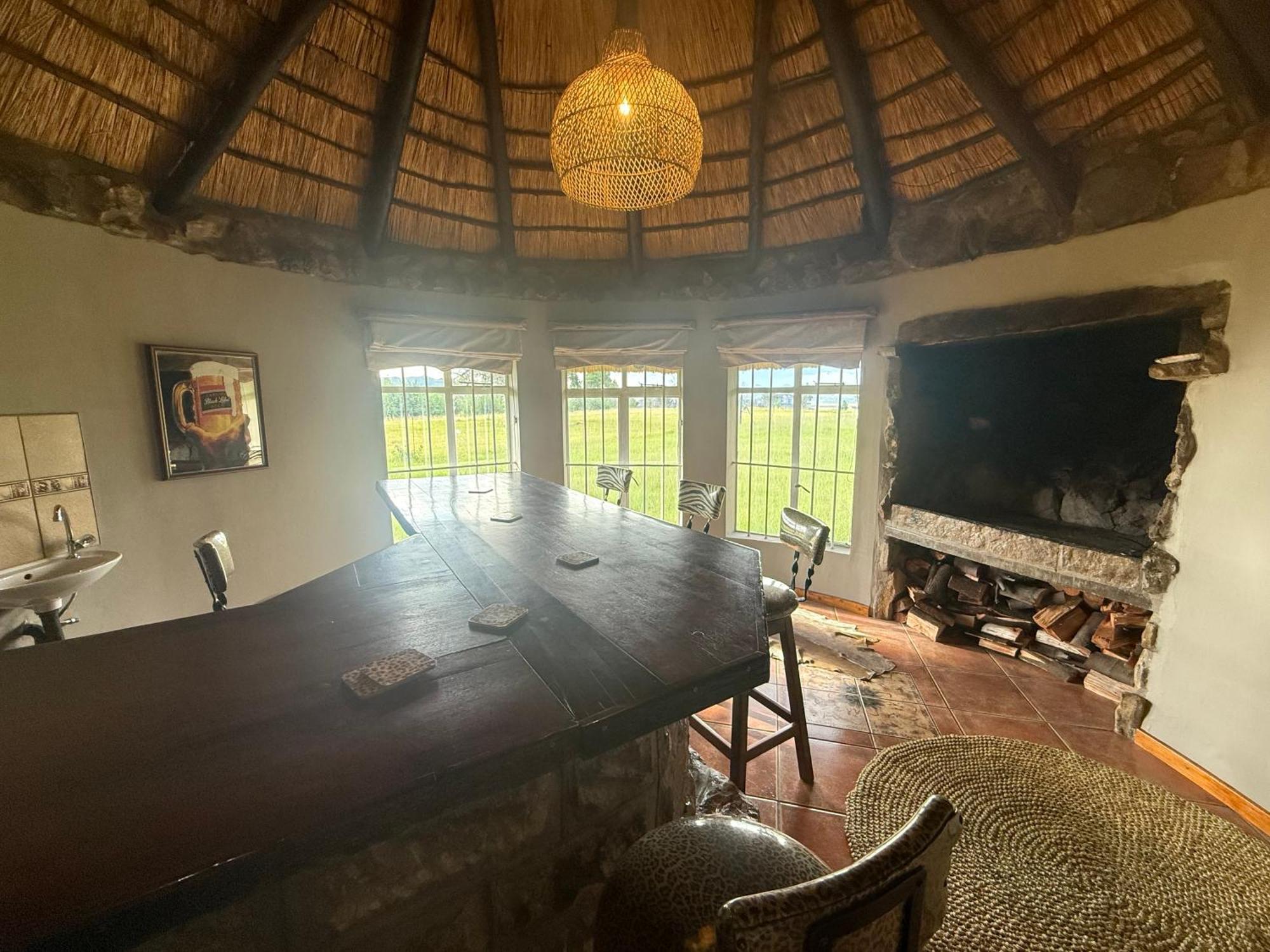 Uitzicht Private Nature Reserve And Lodge 푸리즈버그 외부 사진
